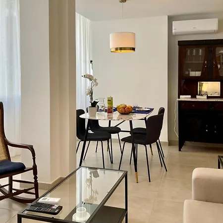 Comfortable And Chic Apartment!
